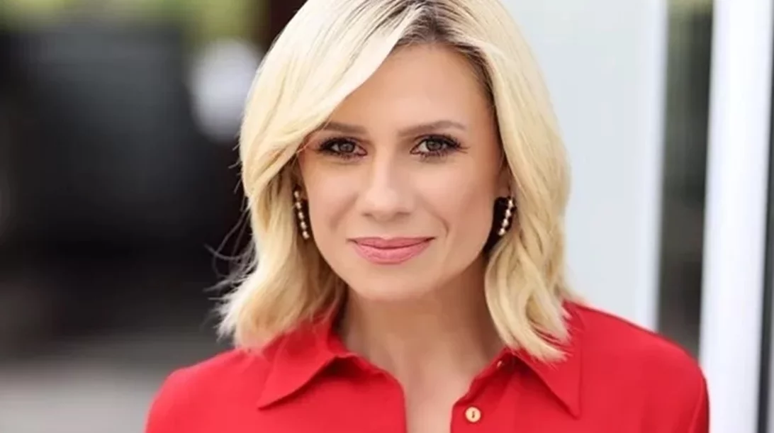 Νεανική επιδερμίδα χωρίς botox: Ο παράδοξος τρόπος που η Κατερίνα Καραβάτου επιλέγει κρέμες προσώπου