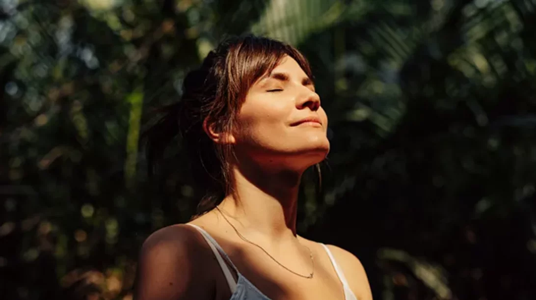 Πώς θα αποκτήσεις ενυδατωμένο δέρμα και λαμπερό πρόσωπο με ένα μόνο προϊόν