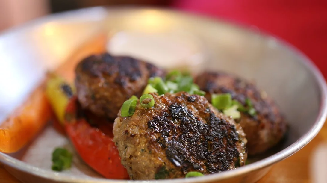 Οι πιο ζουμεροί κεφτέδες - Η διαφορετική συνταγή που αξίζει να δοκιμάσεις