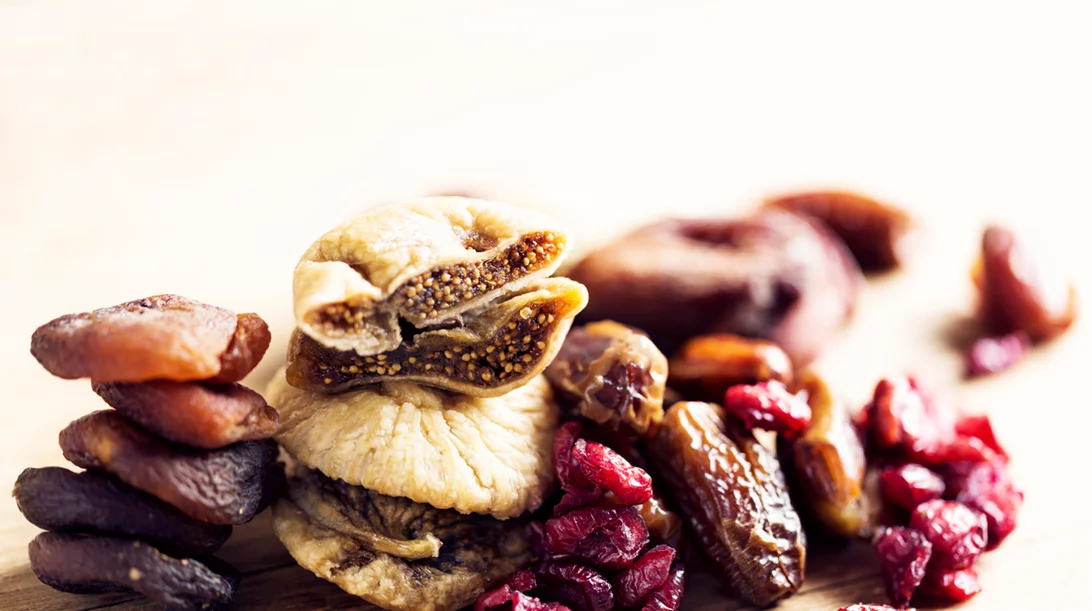 Φρέσκα ή αποξηραμένα φρούτα; Ποια είναι πιο θρεπτικά;