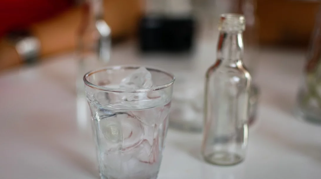 Τσίπουρο το... θαυματουργό - Γιατί "το φαρμακευτικό ποτό μας κάνει καλά από το κρύωμα";