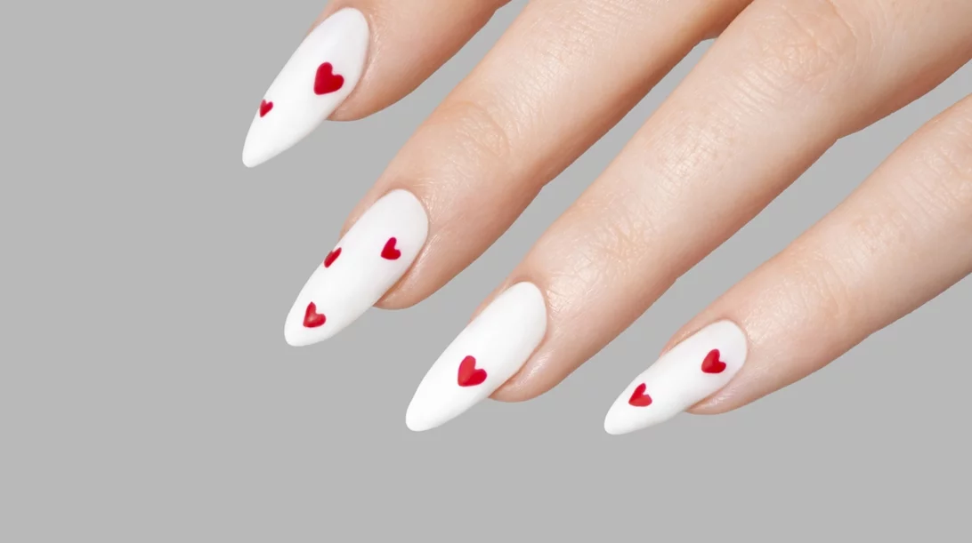 10 ιδέες μανικιούρ για ένα πολυτελές nail look την ημέρα του Αγίου Βαλεντίνου