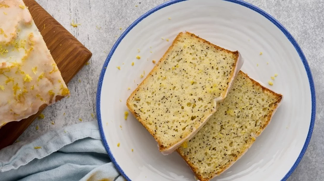 Κέικ λεμονιού με βρώμη και παπαρουνόσπορο από τον διατροφολόγο