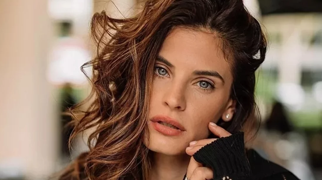 Χριστίνα Μπόμπα: Δοκίμασε το μικρό μυστικό των Γαλλίδων για τέλεια μαλλιά