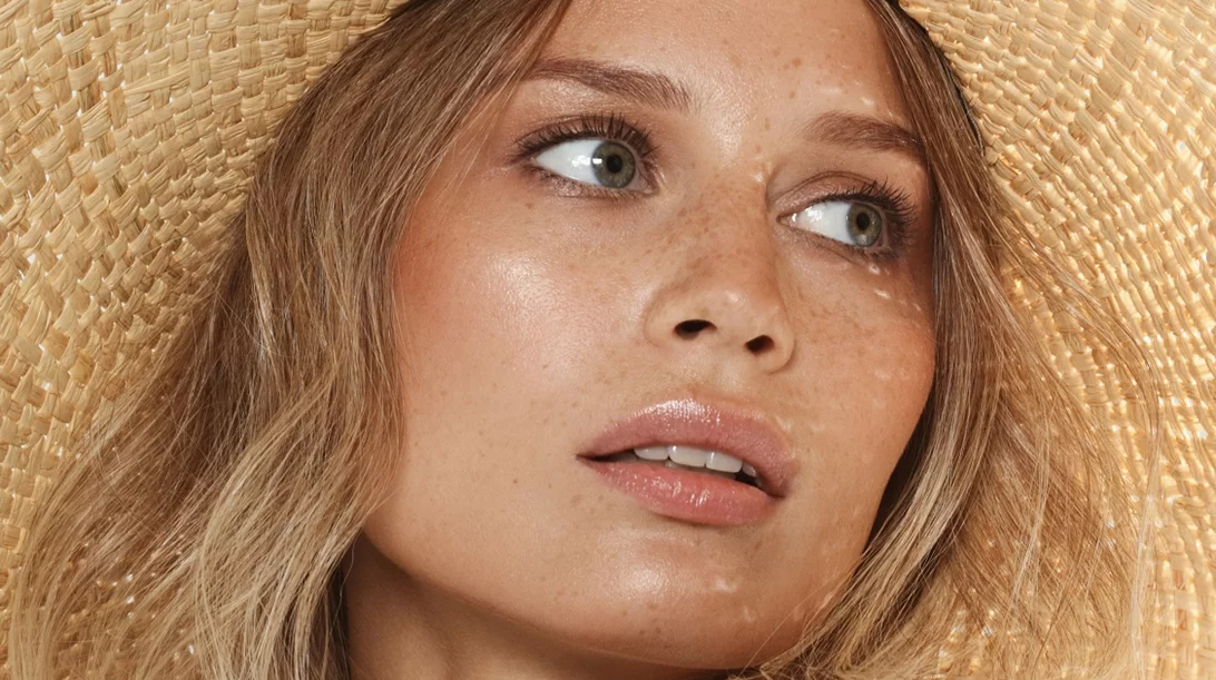 Καλοκαιρινές εκπτώσεις: Τα προϊόντα ομορφιάς που πρέπει να προλάβεις πριν γίνουν sold out