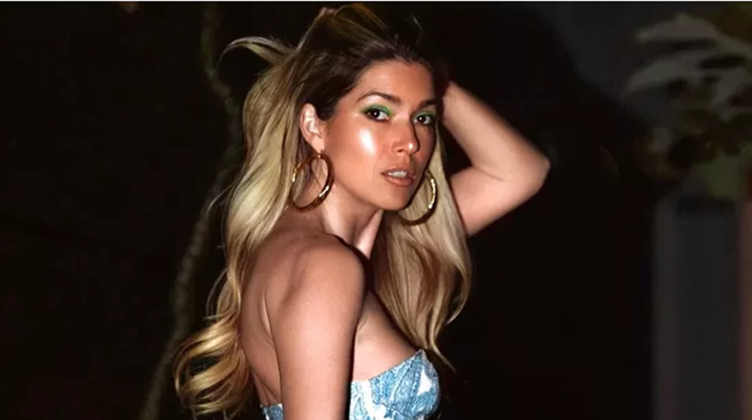 Η Βάσια Κωσταρά ακολουθεί το tip της Bella Hadid για τις σακούλες κάτω από τα μάτια