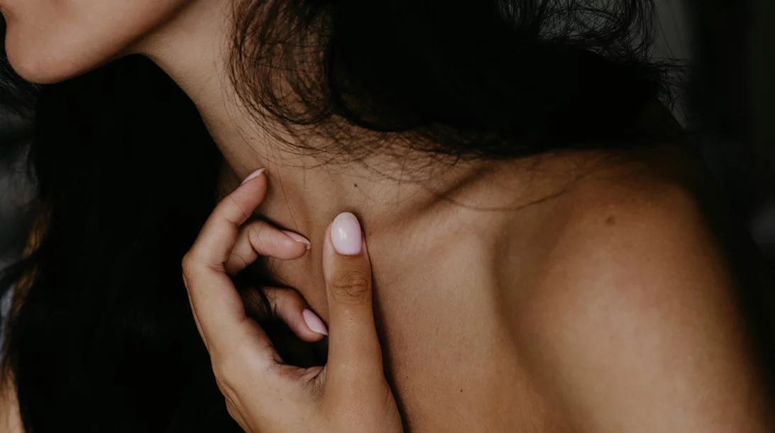 Φυσικά, πολυτελή, nude νύχια: Γιατί τόσος χαμός με το "Rich Girl manicure";