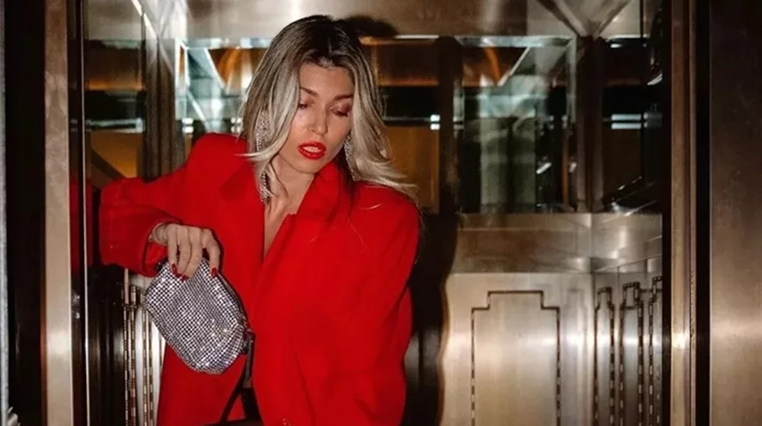 7+1 Ελληνίδες influencers προτείνουν τα ωραιότερα γιορτινά μανικιούρ