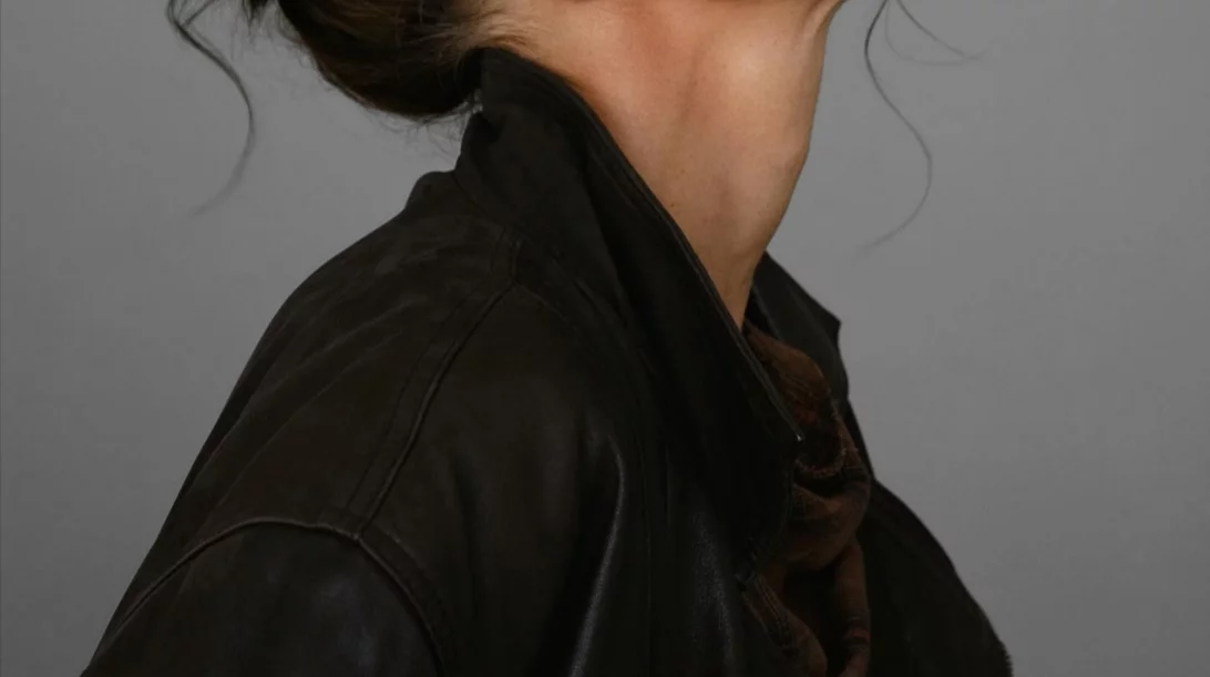 Tech Neck: Μήπως το κινητό σου σού προσθέτει χρόνια;