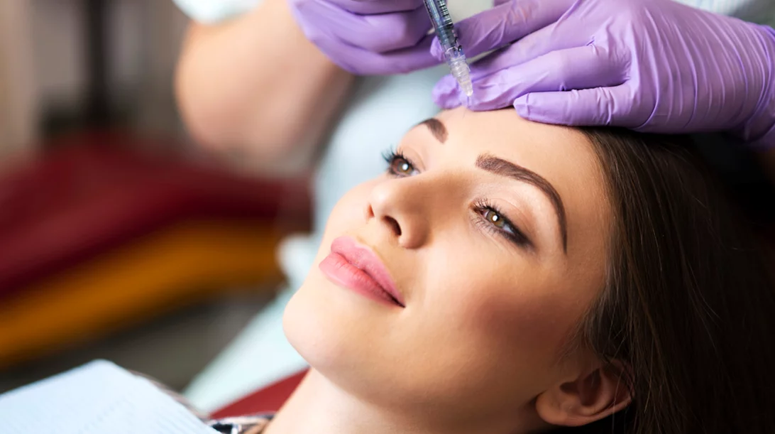 "Είμαι αρκετά μικρή για να κάνω botox;" Οι ειδικοί απαντούν