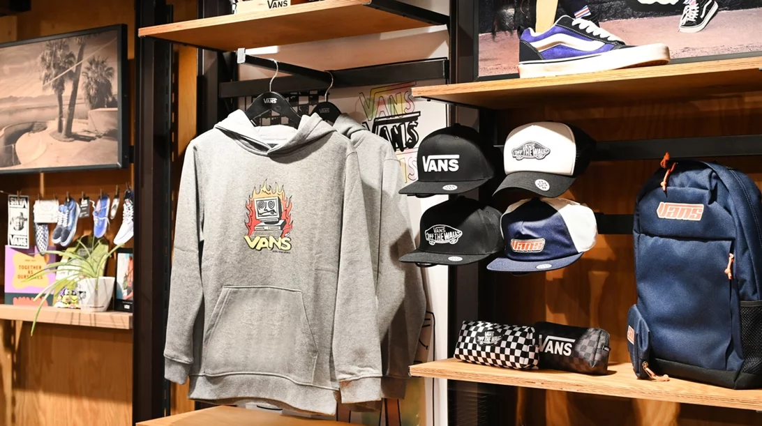 Back to (High) School: Ανανέωση της εφηβικής ντουλάπας με τα πιο stylish items για το σχολείο