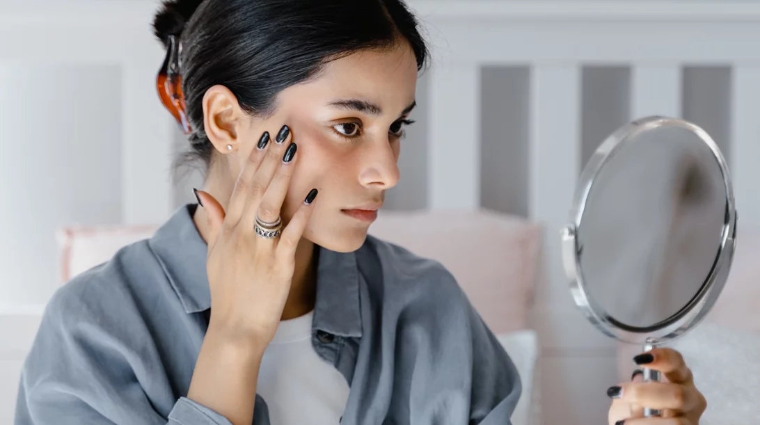 Ενοχλητικά σπυράκια που επιμένουν; Το SOS συστατικό για να απαλλαγείς από αυτά