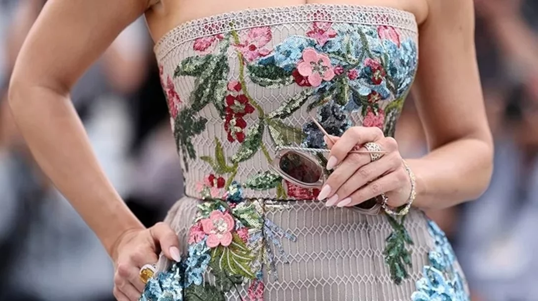 Η "γλυκιά" τάση νυχιών που θα αντικαταστήσει το καλοκαίρι τα "soap nails"