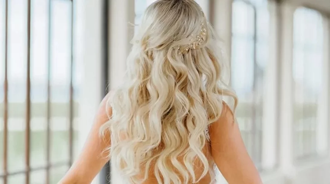 3 πανεύκολα νυφικά χτενίσματα (τα κάνεις ακόμα και μόνη σου)