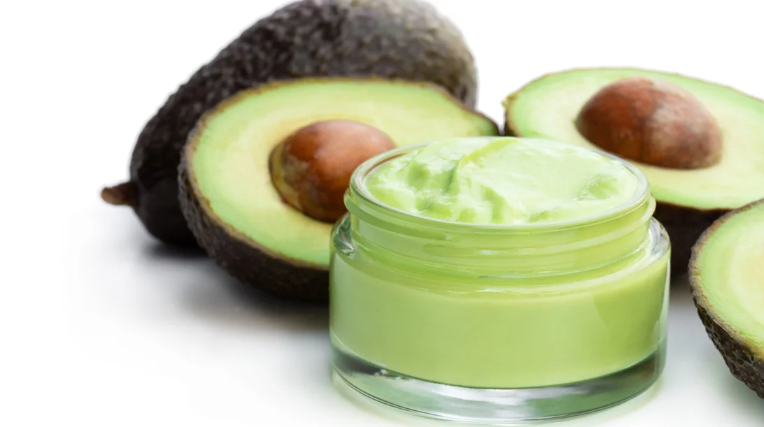 2 DIY μάσκες μαλλιών με έλαιο αβοκάντο που αξίζει να δοκιμάσεις