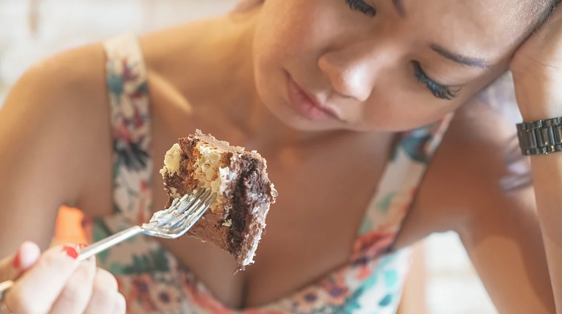 Δυσκολία στη μάσηση και την κατάποση: Τι είναι η δυσφαγία και ποια τα συμπτώματά της;