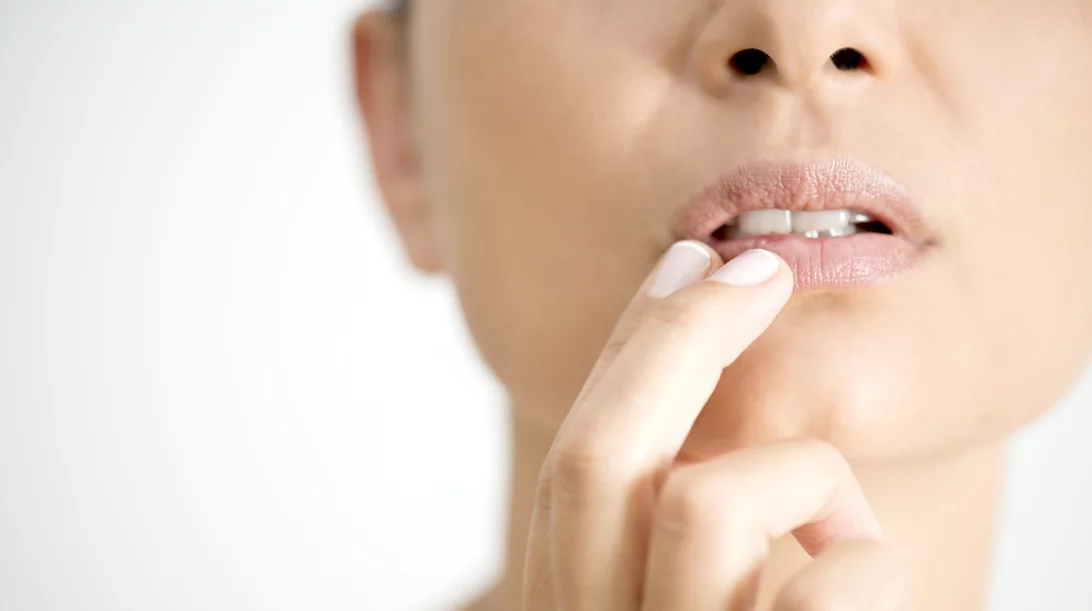 Πώς θα αντιμετωπίσεις τα σκασμένα χείλη από το κρύο;