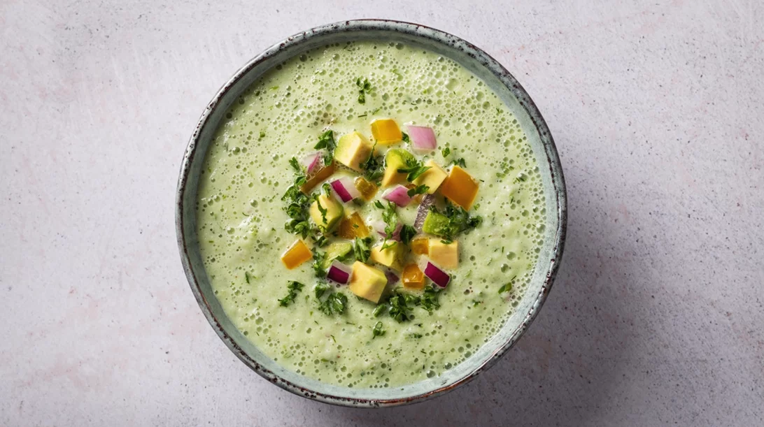 Μετά το πασχαλινό φαγοπότι: Η κρύα σούπα για αποτοξίνωση που θα φτιάξεις σε 5'!