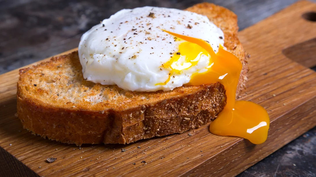 Το απόλυτο hack για να κάνεις το τέλειο αυγό ποσέ