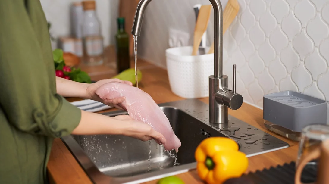 6 τροφές που απαγορεύεται να πλένεις πριν το μαγείρεμα