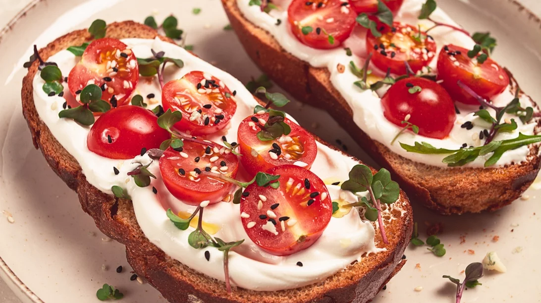 Δέκα πρωινά πλούσια σε πρωτεΐνη αλλά χωρίς αυγά