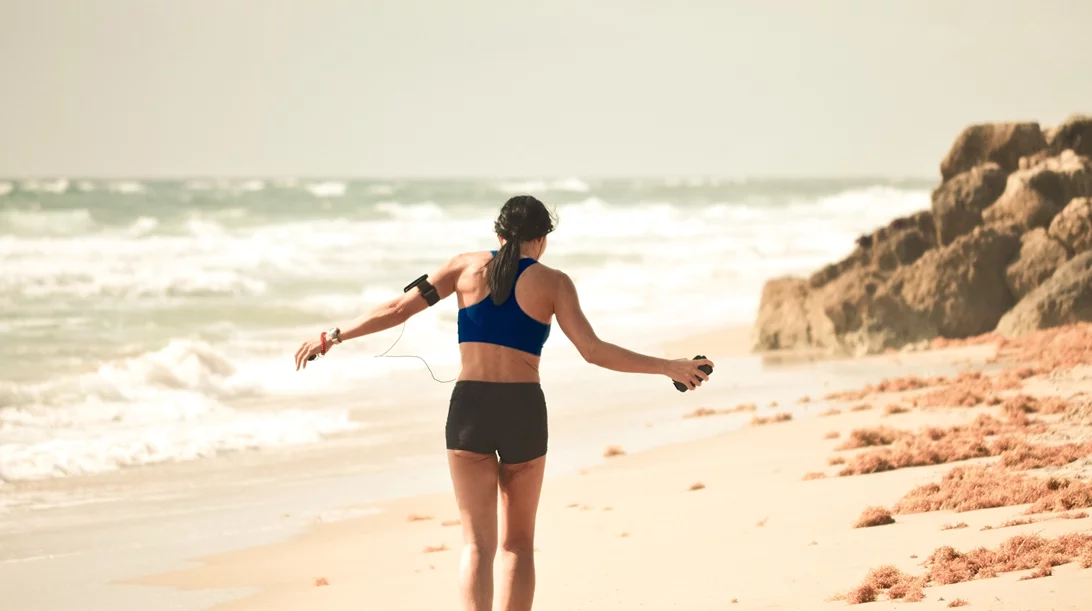 Τρέξιμο στην παραλία: 5 προϋποθέσεις για να το κάνεις σωστά