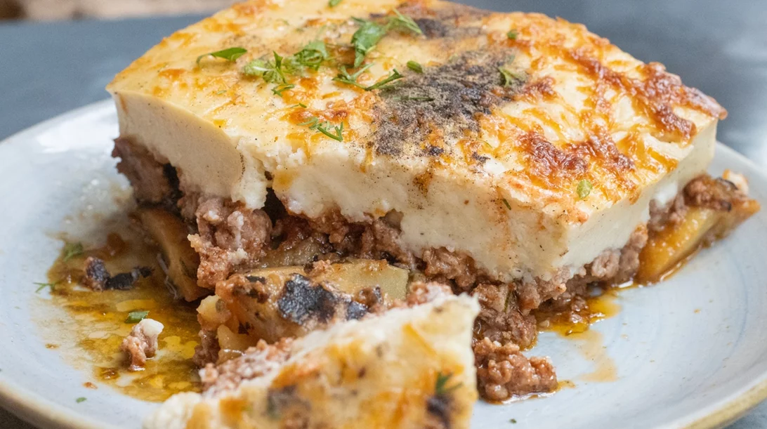 Η επαναστατική συνταγή για τον πιο light μουσακά που θα φτιάξεις ποτέ