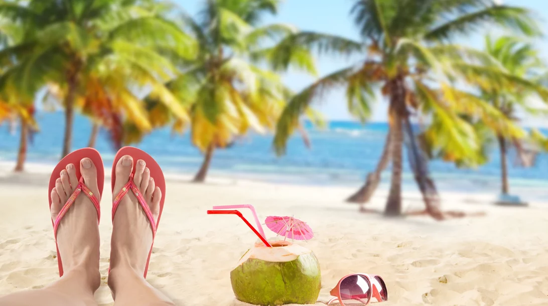 Σαγιονάρες: Ποιους κινδύνους κρύβουν για το δέρμα σου;