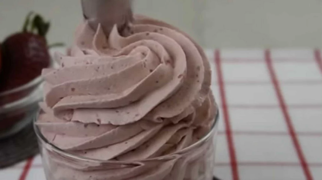 Κρέμα φράουλας χωρίς ζάχαρη, χωρίς βούτυρο και χωρίς αυγά