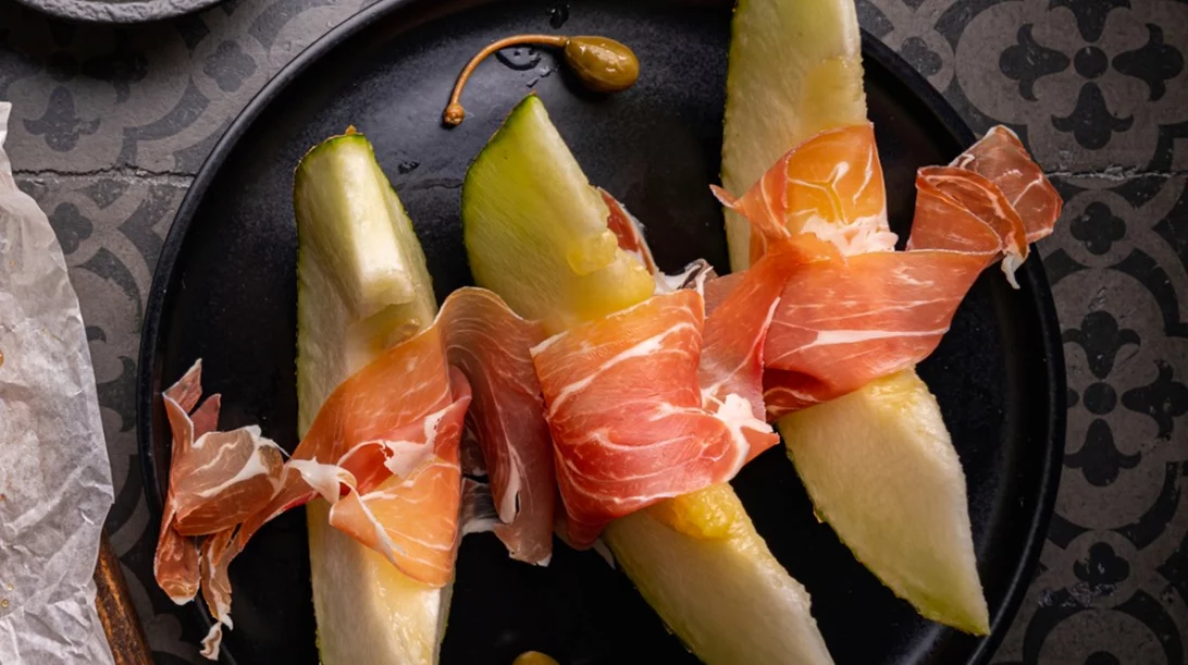 Τρεις τρόποι να συνθέσεις με φρούτα ένα αλμυρό πιάτο