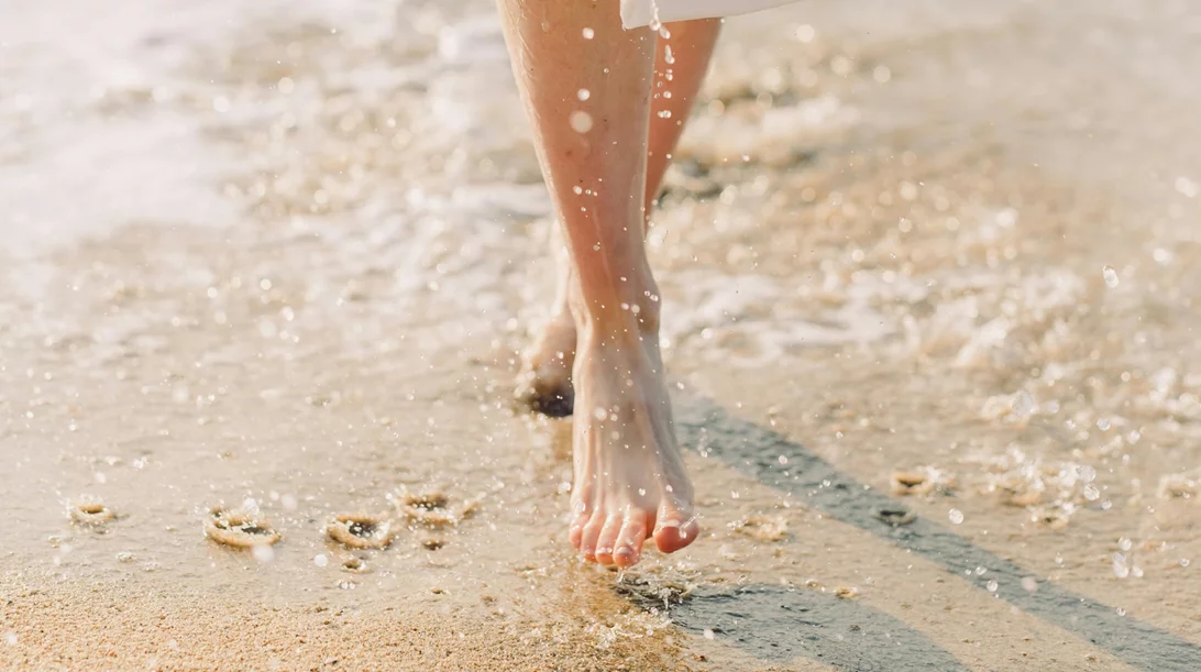 Απαλές φτέρνες: Πώς να αφαιρέσεις το νεκρό δέρμα και να πετύχεις βελούδινη υφή