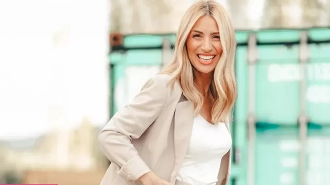 Άλλος άνθρωπος η Μαρία Ηλιάκη | Υιοθέτησε ένα καστανό, κοντό καρέ hair look