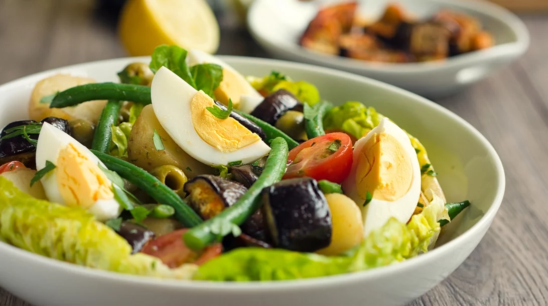 7 συνδυασμοί για να προσθέσεις τουλάχιστον 15 γρ πρωτεΐνης στις σαλάτες