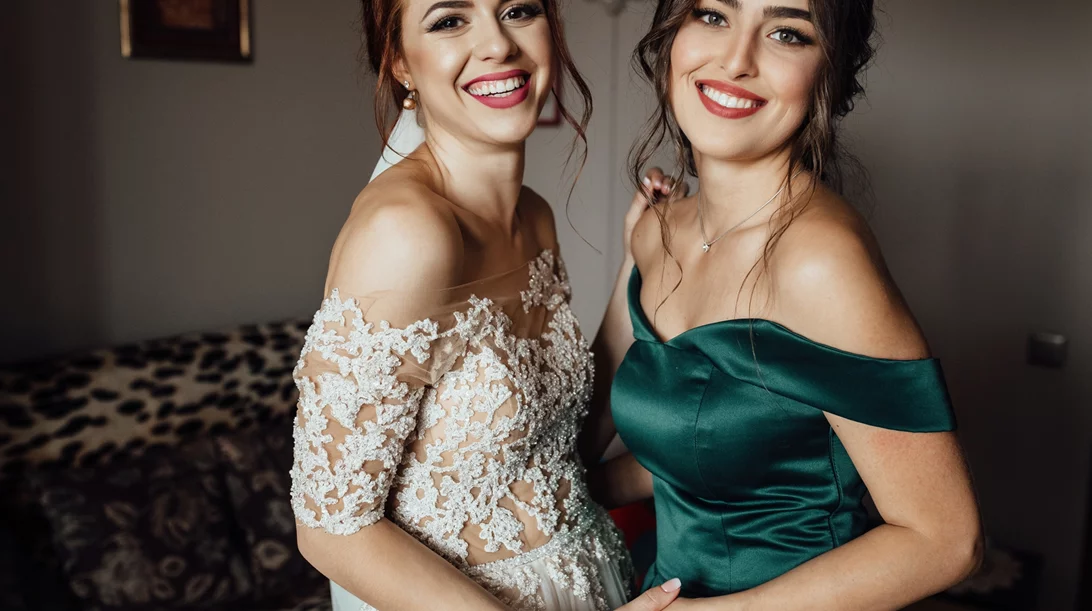 Είσαι κουμπάρα σε γάμο; Μην κάνεις αυτό το λάθος στο outfit σου