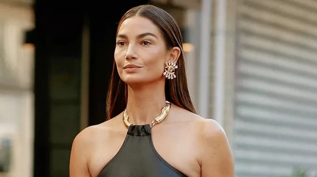 Τι χτένισμα να κάνεις ανάλογα με την μπλούζα που θα φορέσεις