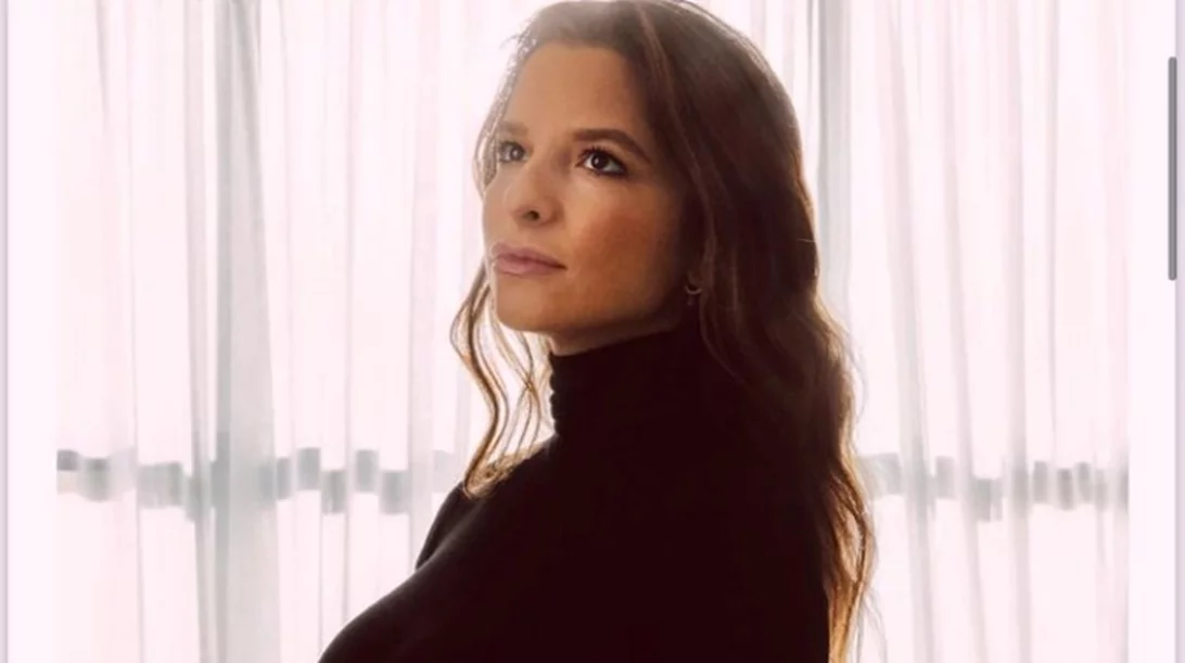 Η Εριέττα Κούρκουλου θηλάζει το μωρό της στη φύση και ανεβάζει φωτογραφία στο Instagram