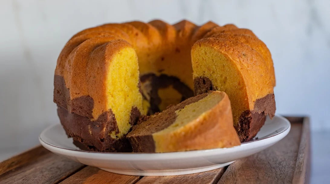 Φθινοπωρινό αφράτο κέικ κολοκύθας με σοκολάτα - Εύκολο, χωρίς μίξερ