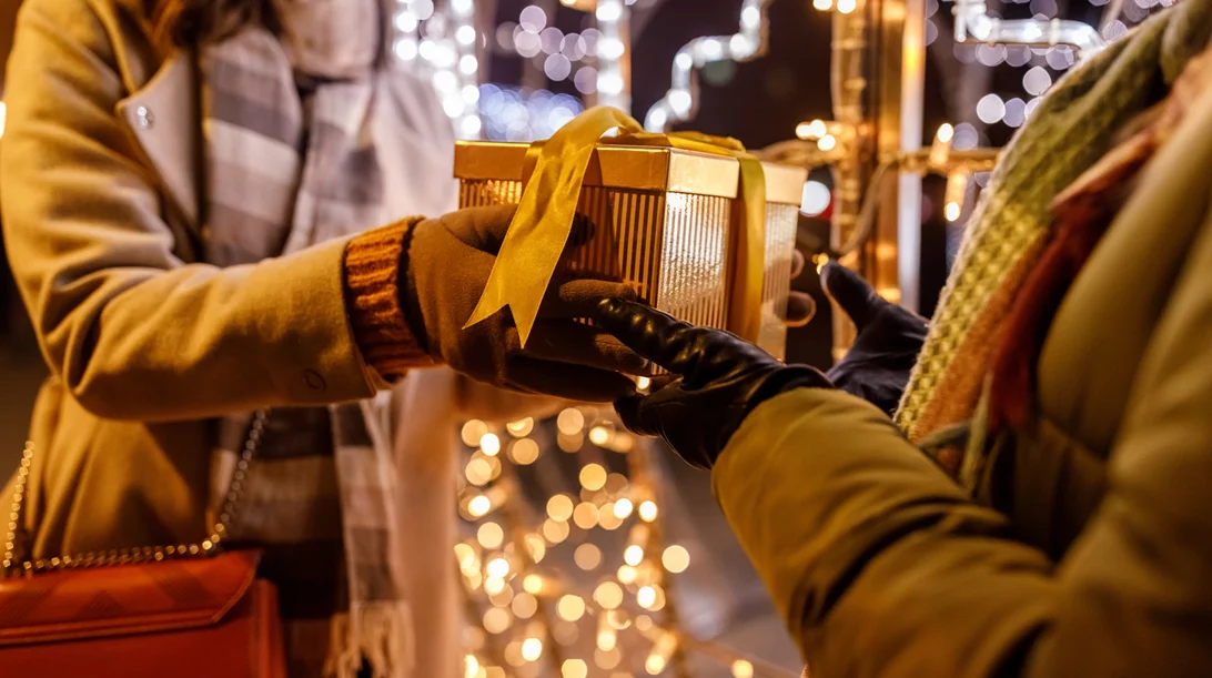Τα 4 μεγαλύτερα λάθη που κάνεις με τα δώρα των Χριστουγέννων