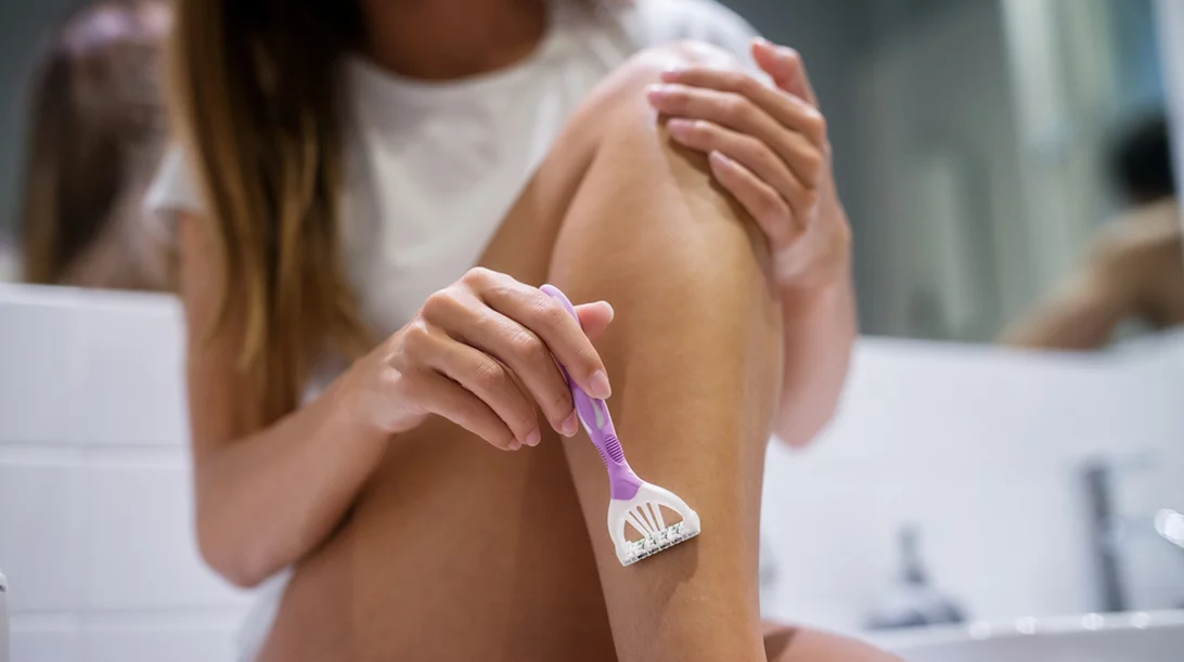 Σπυράκια μετά το ξύρισμα: Γιατί εμφανίζονται και πώς θα τα αντιμετωπίσεις αποτελεσματικά