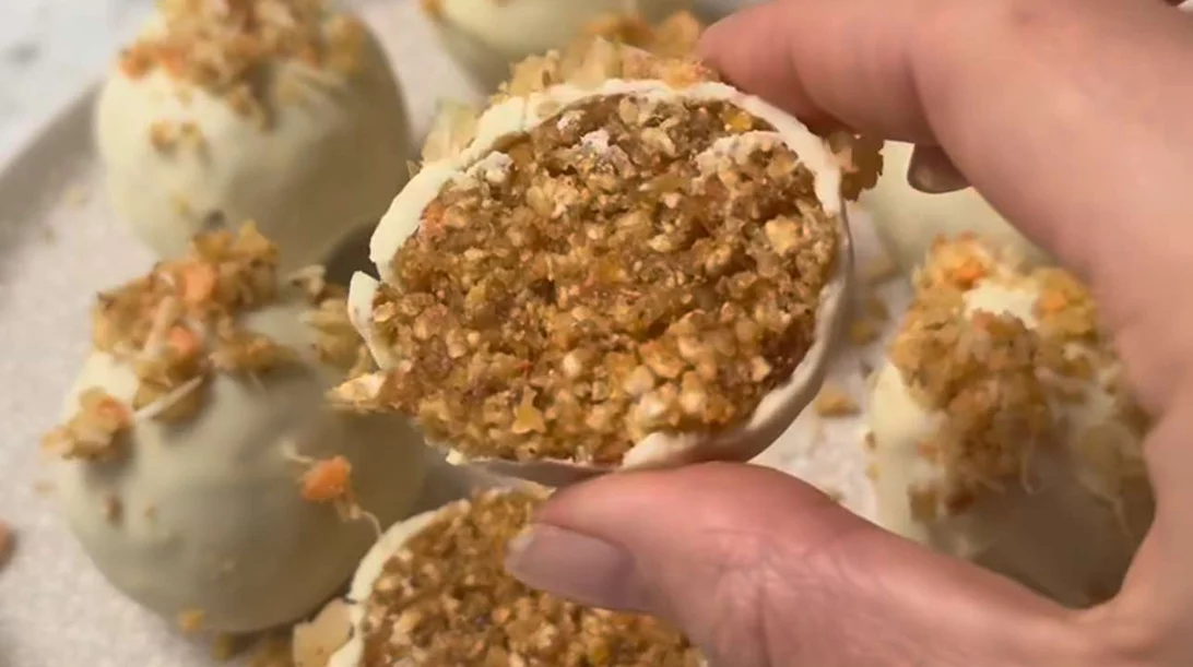 Λαχταριστές μπουκίτσες καρότου με ρυζογκοφρέτα - Ένα γρήγορο και υγιεινό γλυκάκι