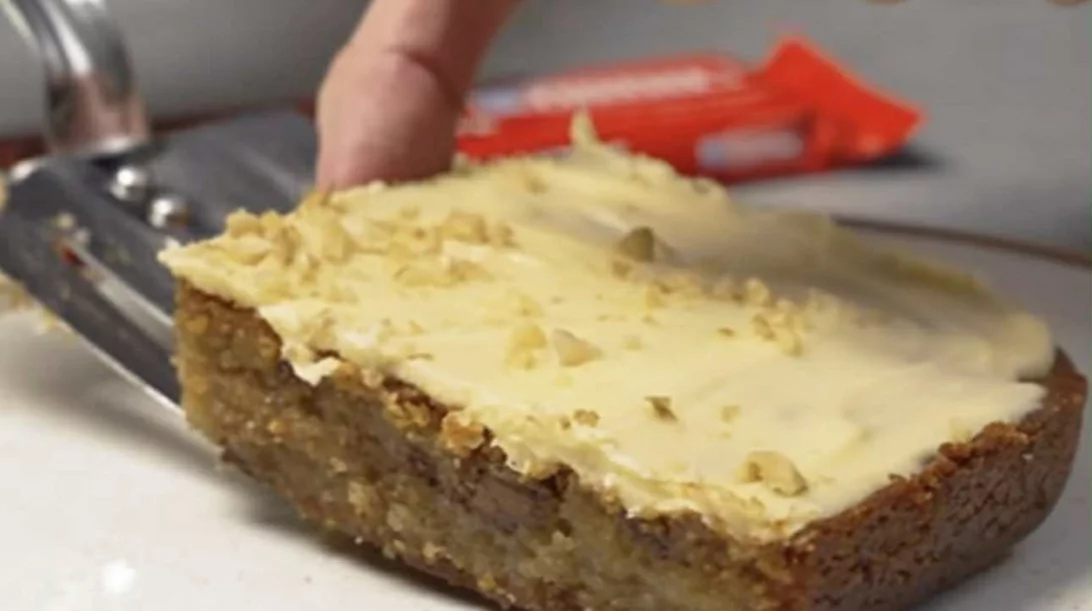 Στόλισμα δέντρου χωρίς αυτό το γλυκό; Η μελομακαρονόπιτα που θα γεμίσει το σπίτι άρωμα Χριστουγέννων