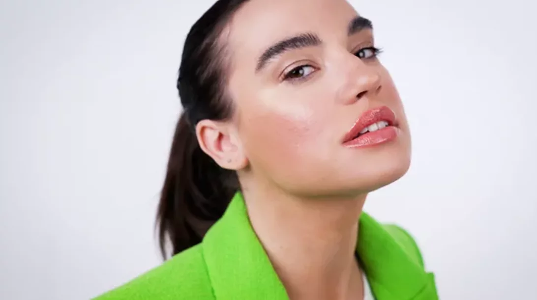 Η Βασιλεία Βολανάκη μοιράζεται τα μικρά μυστικά της για υπέροχη επιδερμίδα