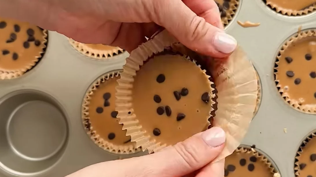 Cups βρώμης με σοκολάτα και φιστικοβούτυρο - χωρίς ψήσιμο!