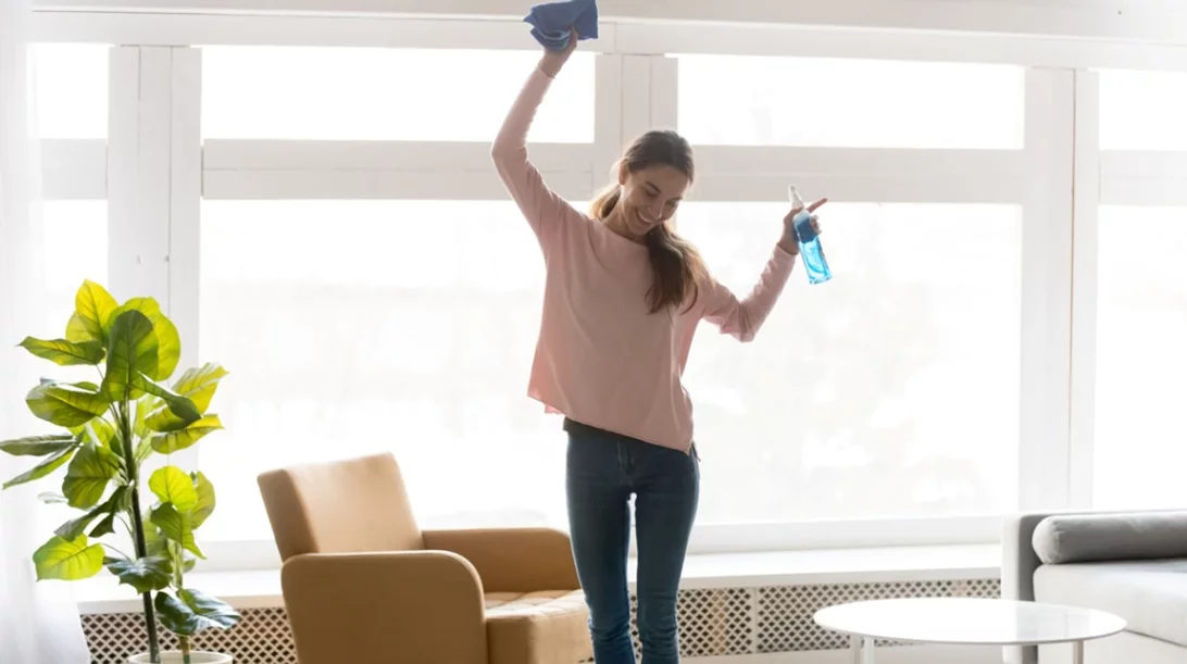 Μήπως γι' αυτό κολλάμε όλοι την Όμικρον;