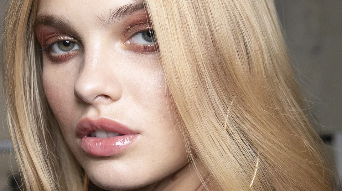 Sparkly face: Η τάση μακιγιάζ με τις περισσότερες αναζητήσεις στα social media