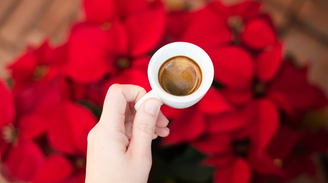 9 φάρμακα που δεν πρέπει ποτέ να παίρνεις με τον καφέ σου