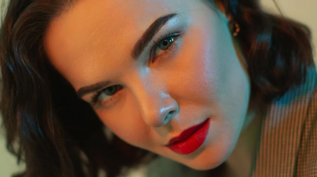 Ποιο κόκκινο κραγιόν είναι ιδανικό για εσένα, σύμφωνα με τον τόνο της επιδερμίδας σου