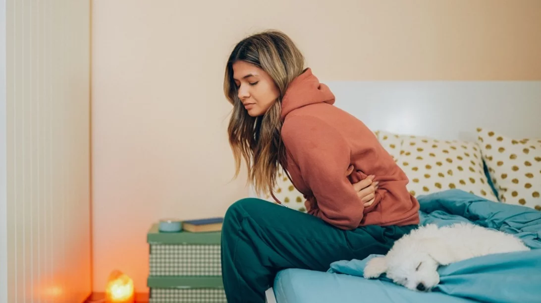 Πόνοι περιόδου και πρήξιμο: 4 ροφήματα που μπορούν να μειώσουν τα δυσάρεστα συμπτώματα