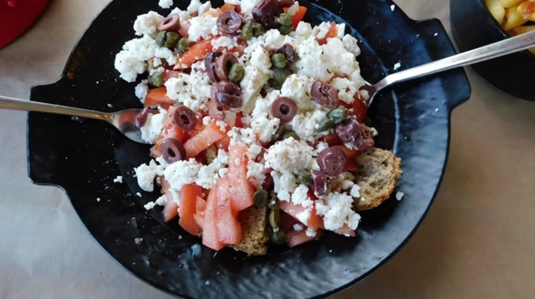 Taste Atlas: Η καλύτερη σαλάτα του κόσμου είναι ελληνική - Και δεν είναι η χωριάτικη