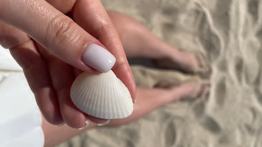 7 chic αποχρώσεις για το μανικιούρ του καλοκαιριού
